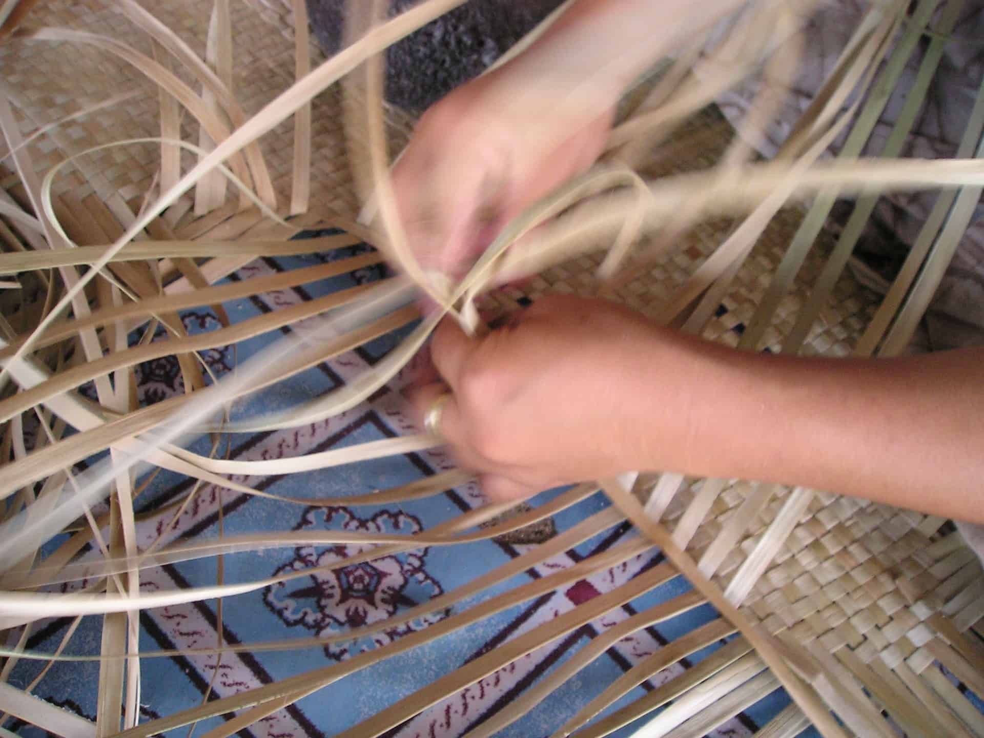 Hands weaving